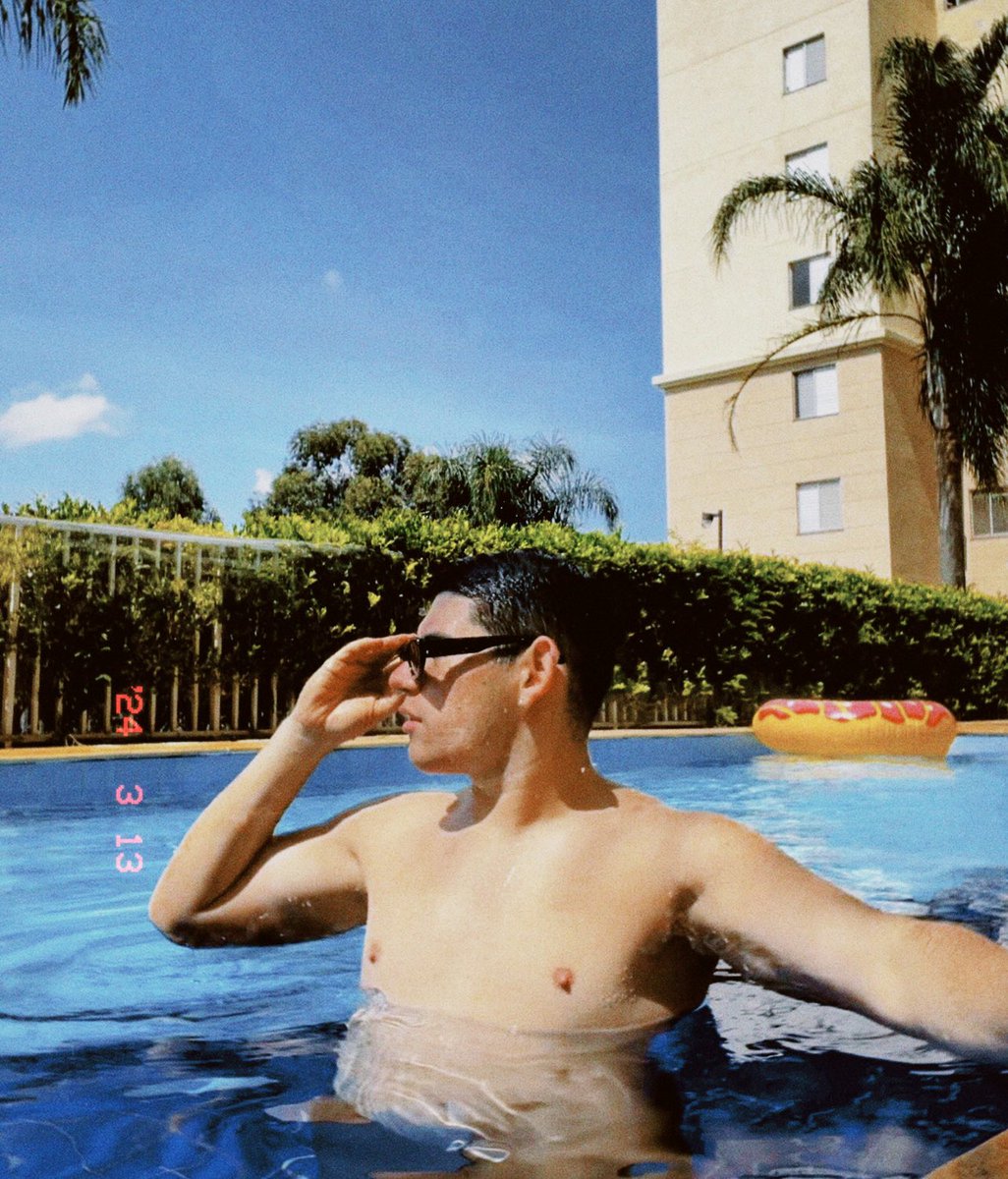 0_quatro's tweet photo. Não tem coisa melhor ☀️🏊🏻‍♂️😮‍💨 https://t.co/7FvVz1m3r7