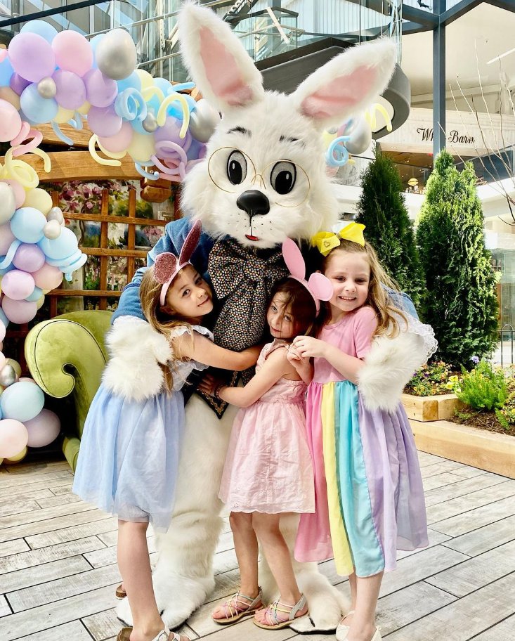 ShopSouthTown's tweet photo. The Easter bunny is OFFICIALLY HERE!❣️ 🐰 Find him at Center Court now through March 30th.  No reservations required! https://t.co/tau0ADI5vN
