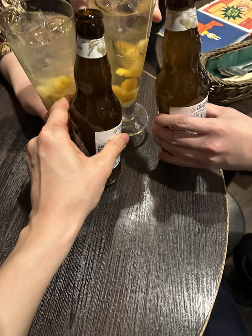 大阪撮影は、5、6回になりますが毎回面白いです！！ 雀荘行けなかったのが、唯一の心残り&hellip; 撮影で3日で10回やったの久々で、疲れましたね！！ ２５から福岡！！楽しみですね！！ エロく楽しみましょう🎵 https://t