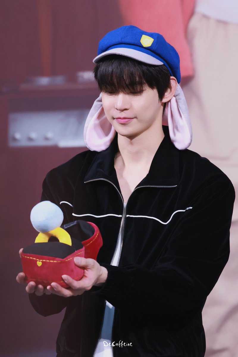 DeCaffeine_ tweet media