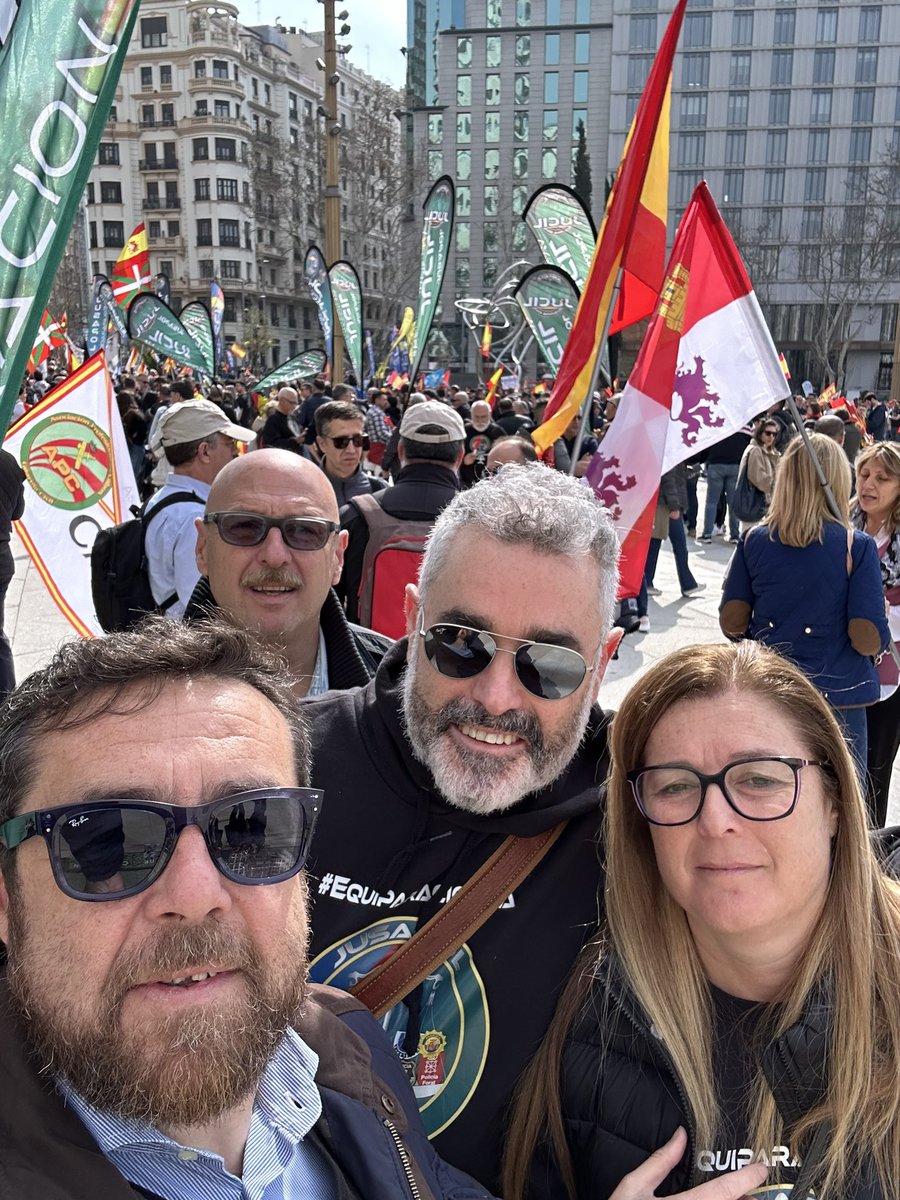 No es posible que aun nuestra <a href="/policia/">Policía Nacional</a> y <a href="/guardiacivil/">Guardia Civil</a> tengan que seguir reclamando igualdad con el resto de policías autonómicas, o locales. #ProfesionDeRiesgo #JubilacionDigna #EquiparacionSalarial