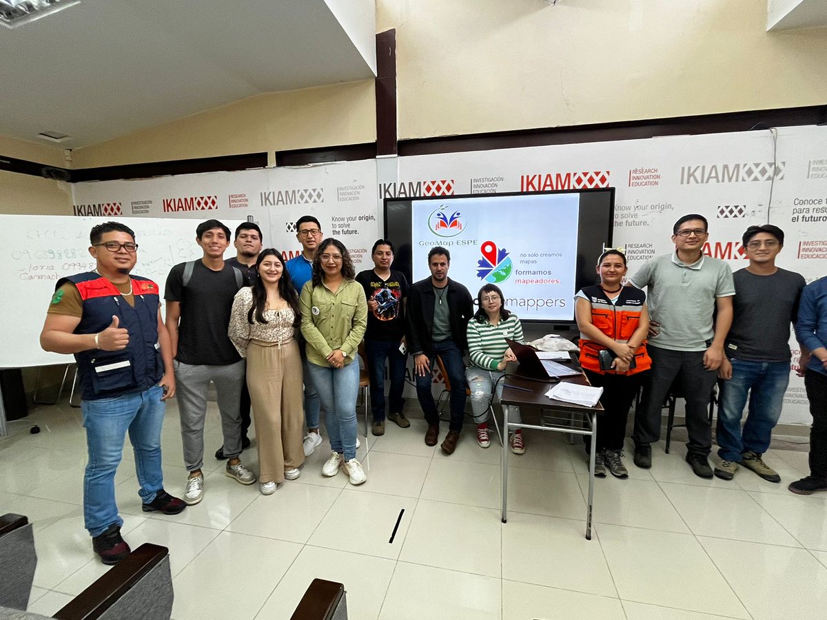 MapHubLAC's tweet photo. ¡Increíble día! 70 entusiastas se unieron al taller en Tena para mapear riesgos en la Amazonía. 🇪🇨🌳

Comenzamos proyecto con @OpenlabEc, @GeomapEspe y @u_ikiam para reducir impactos de inundaciones y deslizamientos en la próxima temporada de lluvias en la Amazonía ecuatoriana. https://t.co/v6oZoQXCZo