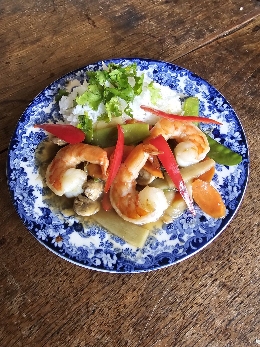 #KingPrawn and #stirfryvegetables today with #jasminerice

🥰