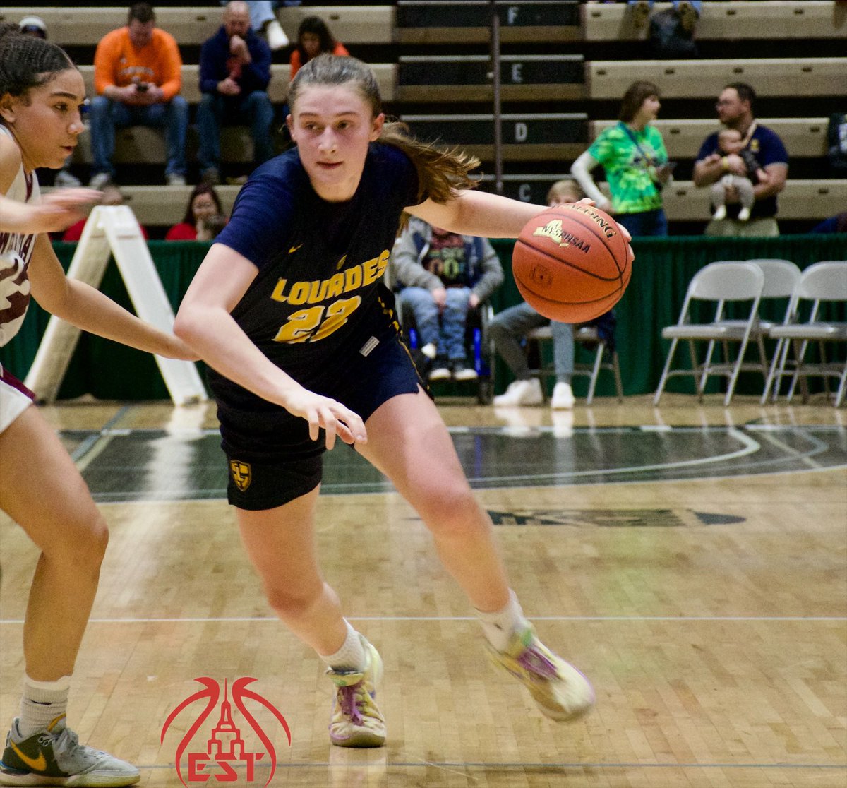 NYSTakeover's tweet photo. Our Lady of Lourdes 60
Walt Whitman 51
Fnl

An early grind became free-flowing, and as Lourdes supporting cast settled, depth of producers showed as they held off a good Whitman team to make AAA finals. @SimonePelish 14 to lead balanced effort; @IrisHoffman20 23 for WW. Game 2 ✔️ https://t.co/tvS04bkx79