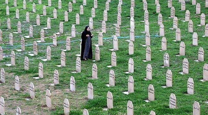 XeceOfficial's tweet photo. Ev birîn her sal jî nûve xwîn dibe. Nayê ji bîrkirin! 
#halapja #HalepceKatliamı https://t.co/D6Bq3ZrPJI