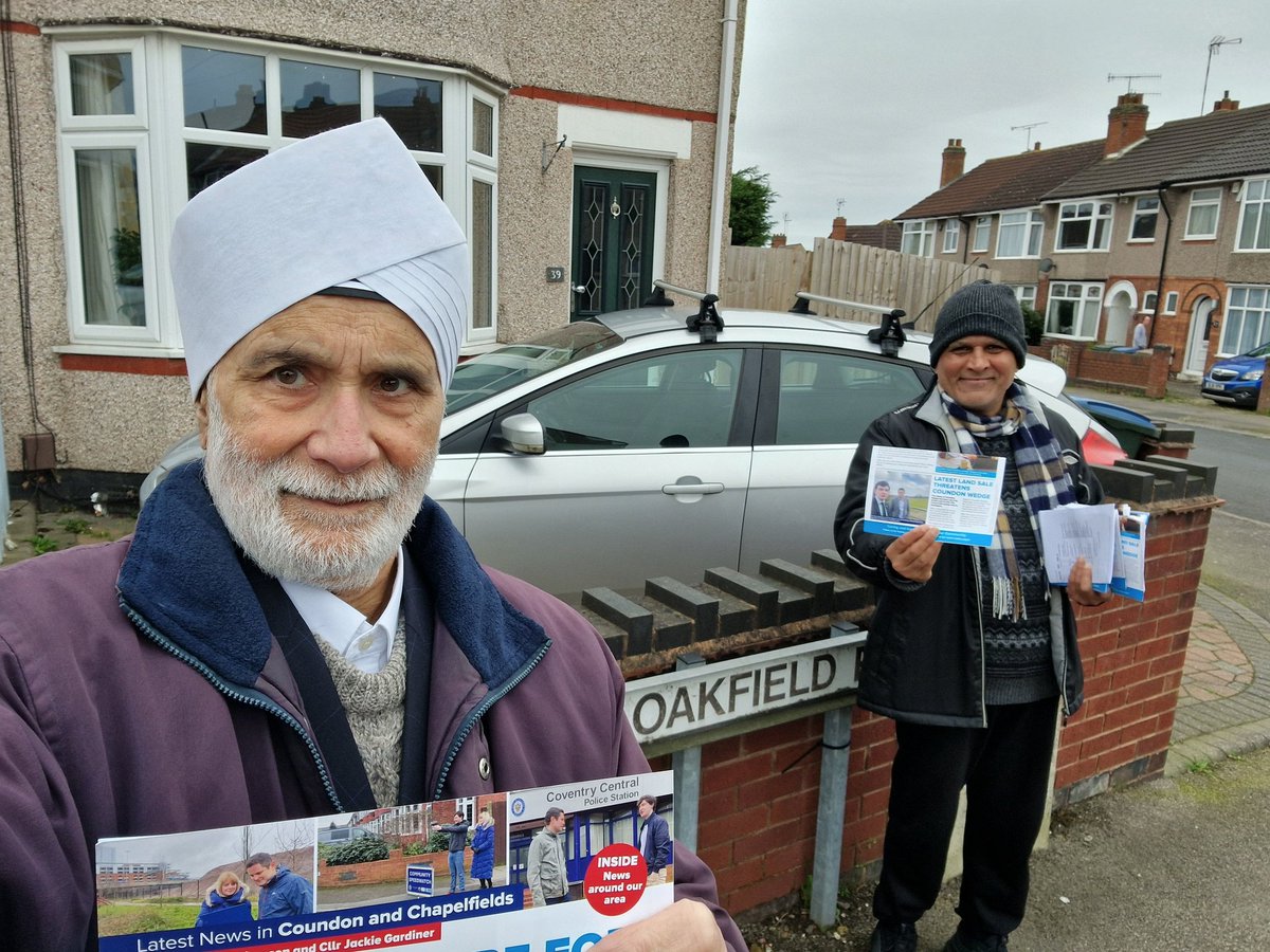 Bablake team Cllr Jandu @JanduTarlochan and @TariqMumtaz5 busy delivering LE24 materials in Sherbourne for our excellent candidate, Cllr. Ryan Simpson