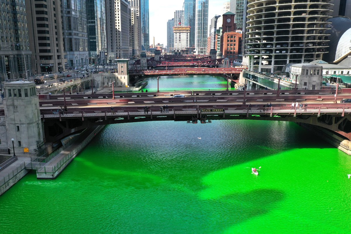 I’m not even a tiny bit Irish, but the city makes all of us feel Irish this weekend! #ChicagoRiver #StPatrickDay