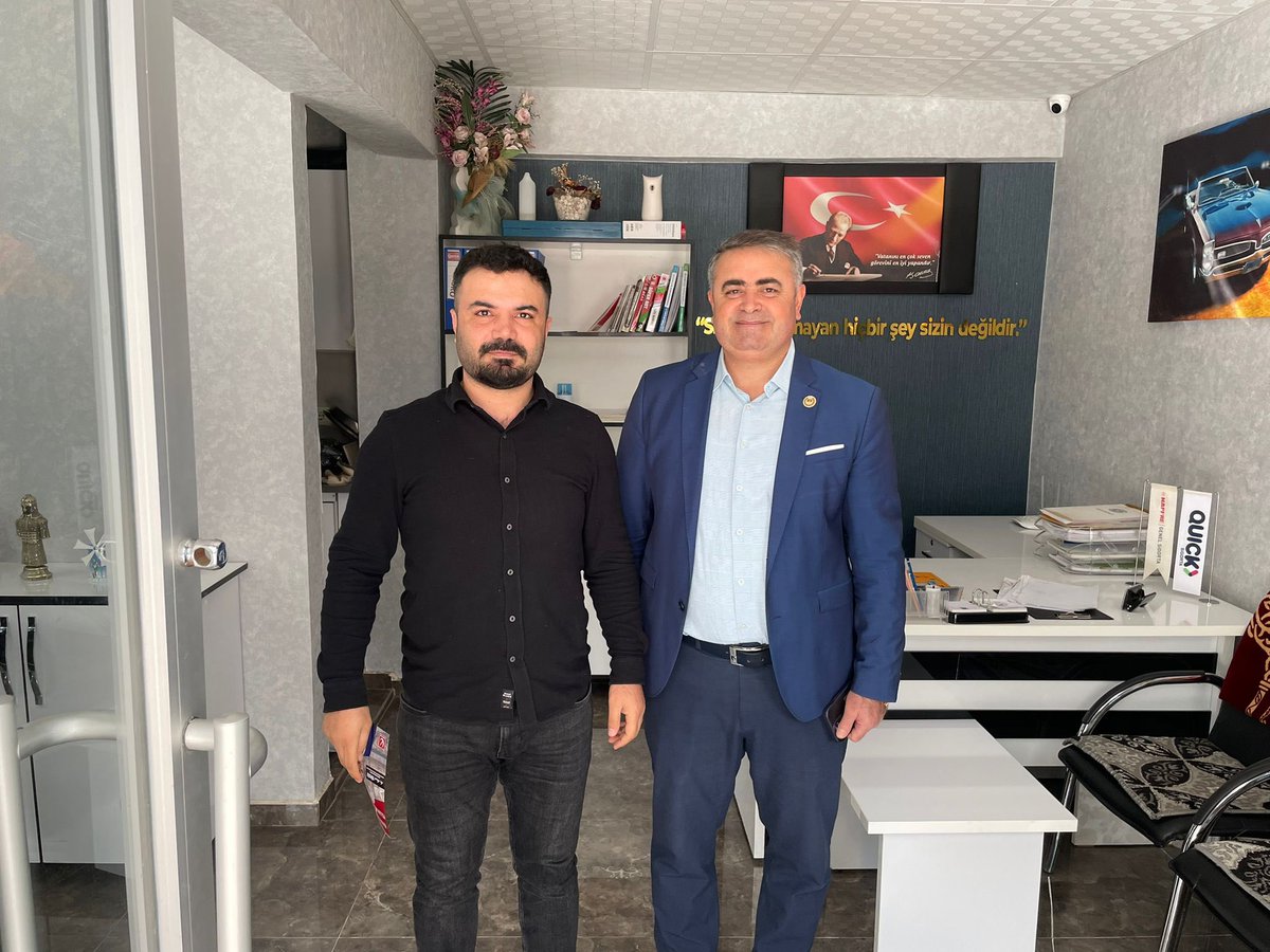 AvAhmetTuysuz's tweet photo. Sıkmadığımız tek bir el dokunmadığımız tek bir gönül arşınlamadığımız tek bir sokak bırakmayıncaya dek…Bugün kıymetli yol arkadaşlarımızla Emniyet Caddesi ve çevresindeki esnafımızı ziyaret ettik.Büyükşehir Belediye Başkan adayımız Kasım Gülpınar’ın selamı ile destek istedik. https://t.co/Iv91A2B1eU