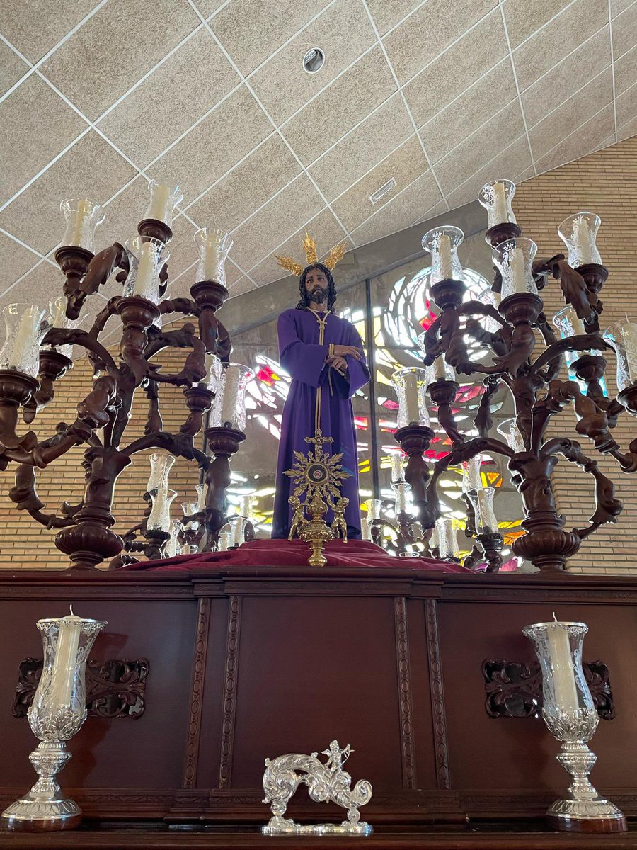 AP_ElOlivo's tweet photo. Señales que anuncian un nuevo Sábado de Pasión 

Nuestro Señor de la Humildad ya preside su paso en el interior de Santa María. En esta mañana la Priostía de nuestra Agrupación ha montado todos los detalles del paso del Señor que se encuentra en el presbiterio de Santa María. https://t.co/DHGSNxKJJd