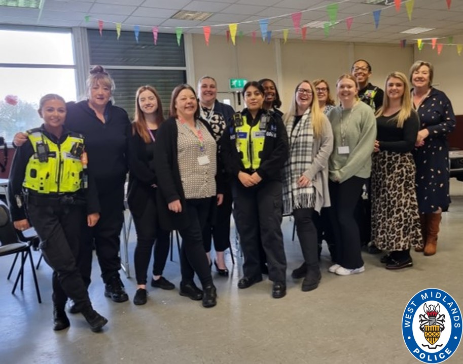 Officers from our West Bromwich Neighbourhood Team have supported the launch of a new safe space for women in #Sandwell. Read here: west-midlands.police.uk/news/safe-spac…