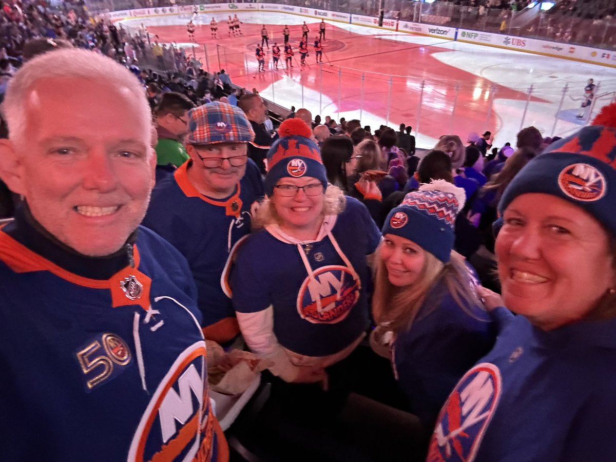 We are out in force, five siblings for the New York Islanders today! With Dennis, Kim, Dawn & Debbie. Let’s go #Isles!