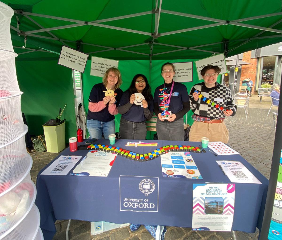 Using our superpowers to explain our research on hematopoietic stem cells and blood cancers to everyone who passes by our stall at the @ATOMSciFest in Abingdon today! @MRC_MHU @MRC_WIMM @UniofOxford