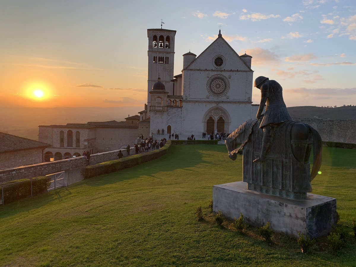 Evening light in Assisi at the end of a rich ecumenical dialogue about God the creator. “Laudato si, mi Signore cum tucte le Tue creature, spetialmente messor lo frate Sole” St Francis