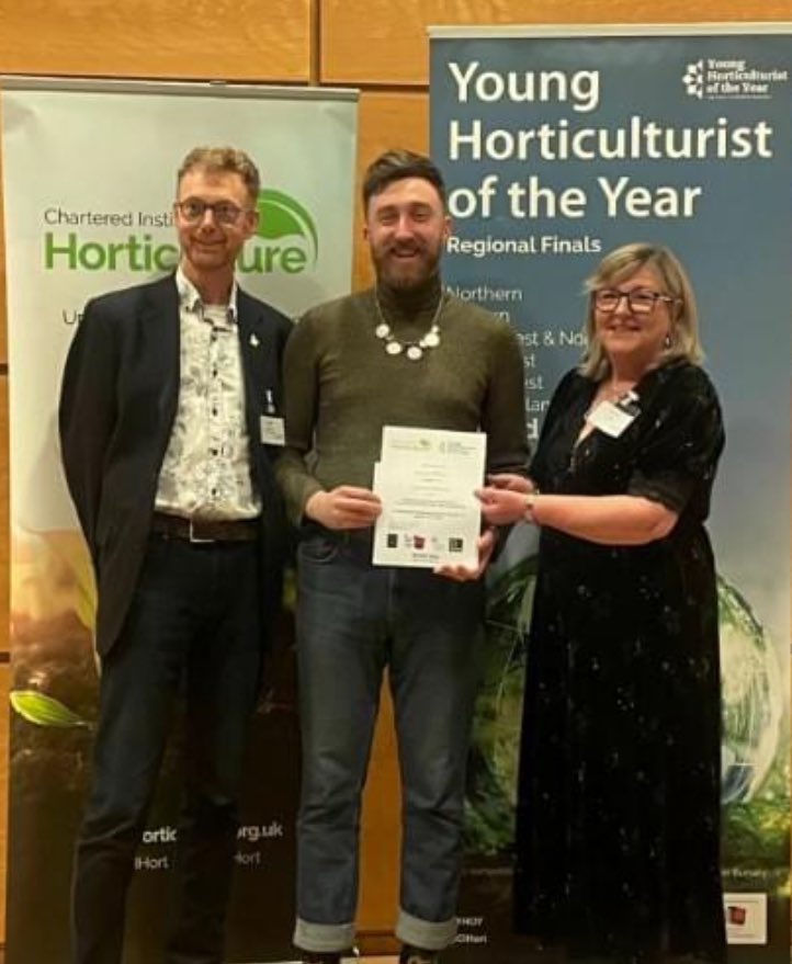 Huge congrats to UCD Hort Student William Kenny @ucddublin on coming in 4th in the @CIHort Young Horticulturist of The Year. Super achievement 👏👏👏👏 pictured here with Paul Fitters Teagasc and Carol Marks @Bordbia