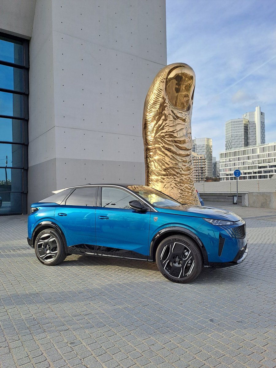 Big pouce pour le nouveau #PeugeotE3008
<a href="/PeugeotFR/">Peugeot France</a> <a href="/LaSeineMusicale/">La Seine Musicale</a>