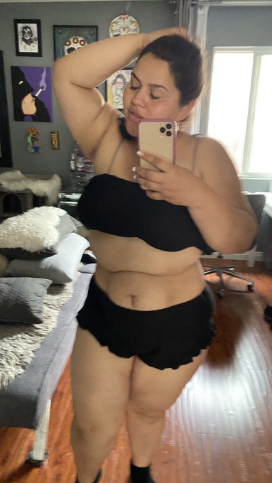 Good morning ☀️ sorry I&rsquo;m blinking in this picture https://t.co/xHAW7Kd04d<a href="/tag/mvsales"class="tags"><span>#mvsales</span></a>