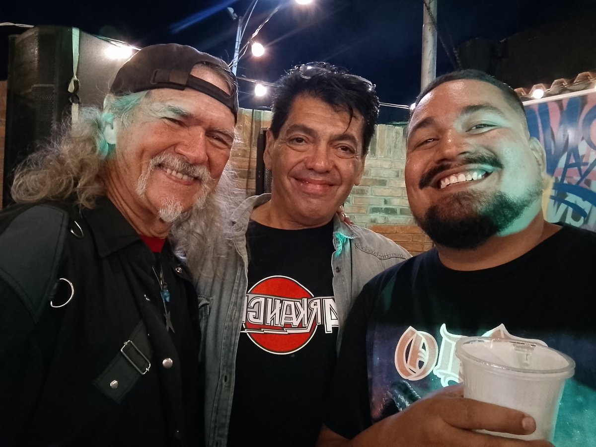 Giancarlo picozzi y Plinio valles!! Rock nacional a todo lo que da ! 🤘🏽