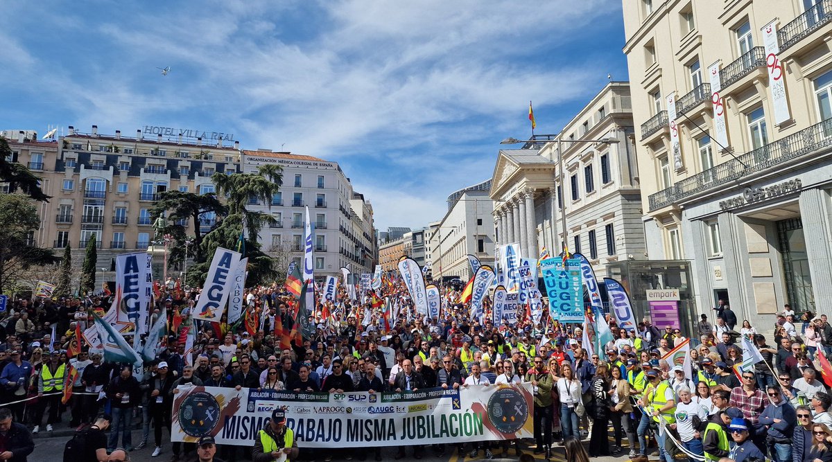 “Si todos avanzamos juntos, el éxito viene solo” H.F

«Q se reconozca ntra labor como profesión d riesgo, se mejoren ntras condiciones d jubilación y se consiga la plena equiparación con policías autonómicas y locales»

#EquiparacionSalarial 
#JubilacionDigna 
#ProfesionDeRiesgo