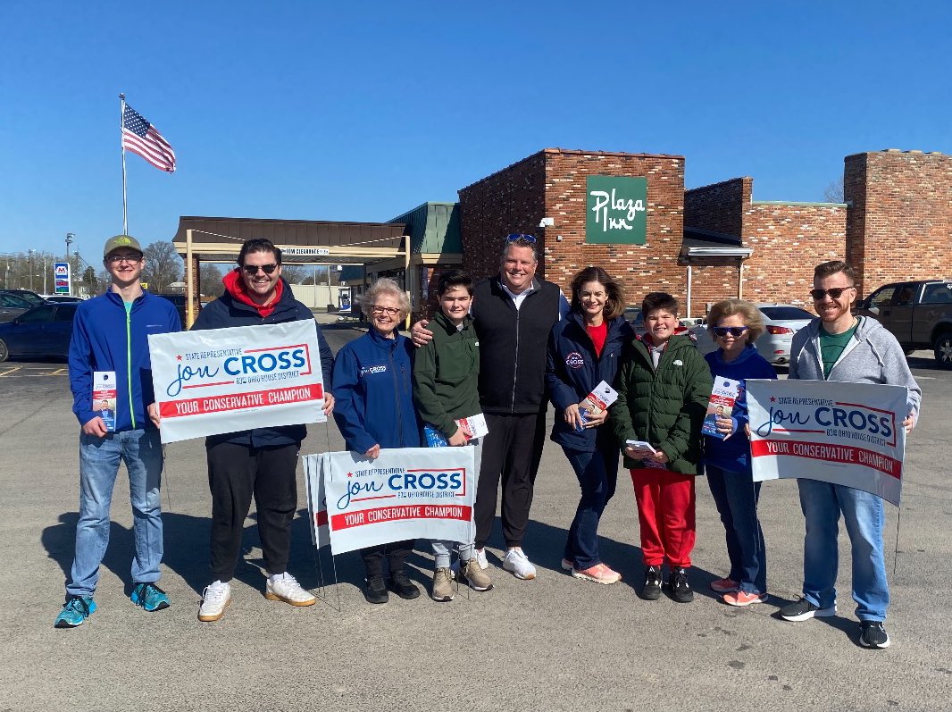 Team Cross is having a great day talking with voters across the district today! 
🇺🇸 🇺🇸 🇺🇸