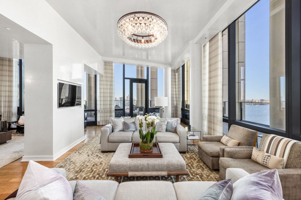 AlisterSarah_'s tweet photo. Off Market Furnished TriBeCa Penthouse For Rent

🏡: 4 Beds 4 Baths | 3,034 Sq Ft
💸: $45,000 monthly rent
✉️: Sarah.Alister@Elliman.com https://t.co/SvXIpFIyzq