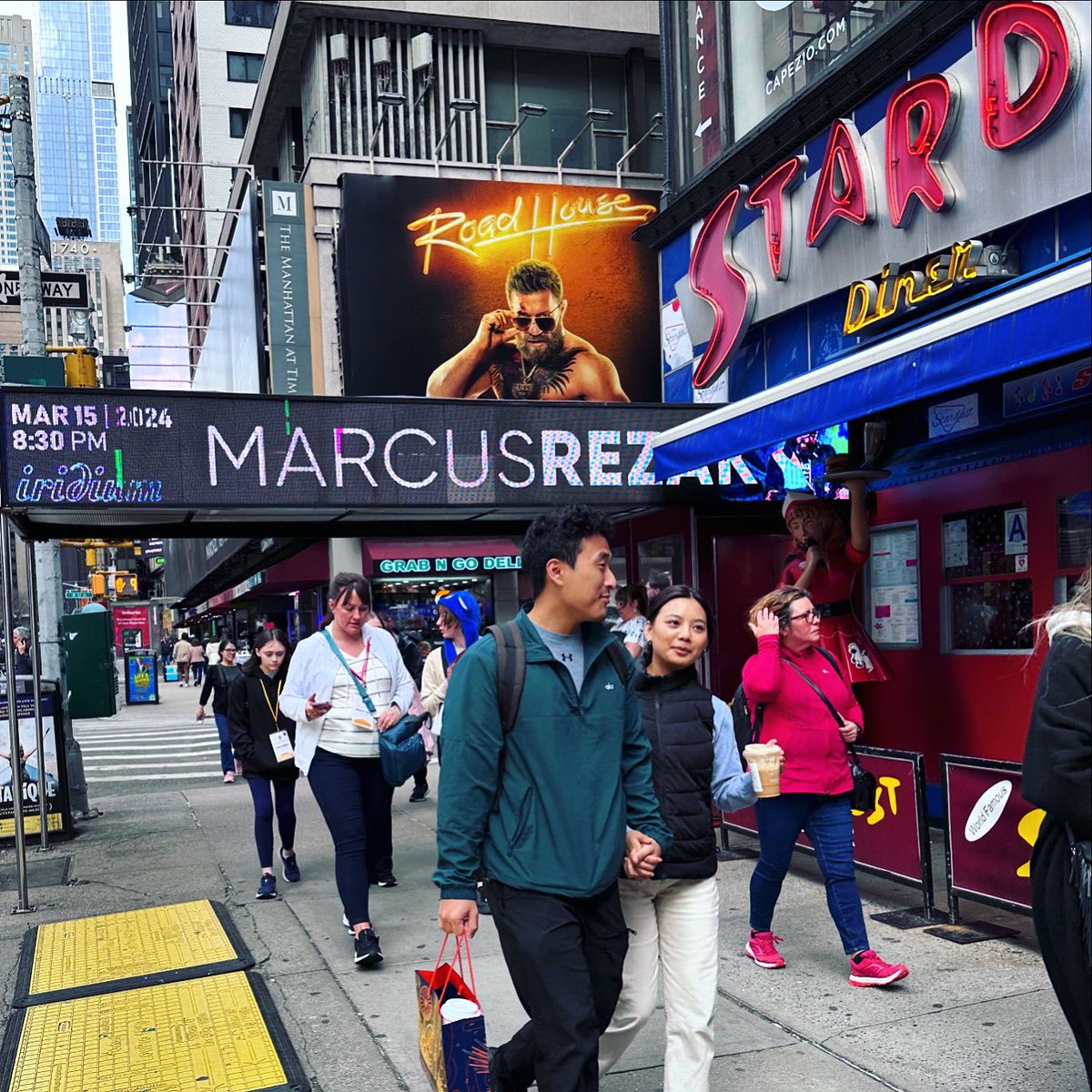 What an amazing night headlining the @theiridium in Times Square NYC 🕶️ Audio and Video coming soon. 🗽🎶🎸

#theiridium #iridiumnyc #guitarplayer #timessquare #jazzguitar #jazzclub #nycguitar #jazznyc #newyork #nyc