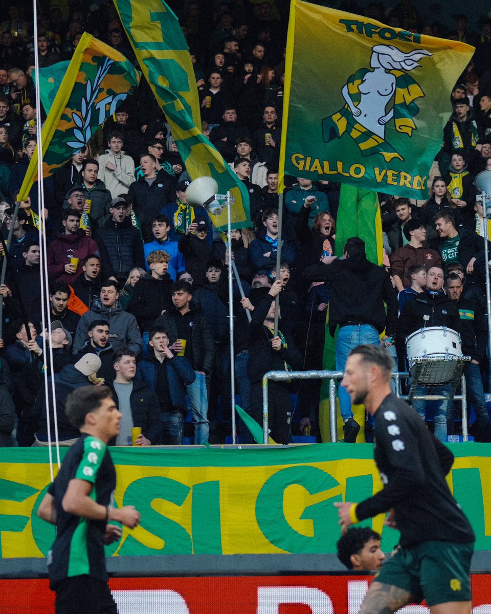 FortunaSittard's tweet image. 𝓥𝓸𝓵𝓵𝓮 𝓫𝓪𝓴 𝓿𝓸𝓸𝓻 𝓸𝓷𝔃𝓮 𝓶𝓪𝓷𝓷𝓮𝓷!

De reguliere tribunes zijn uitverkocht!

#forpec