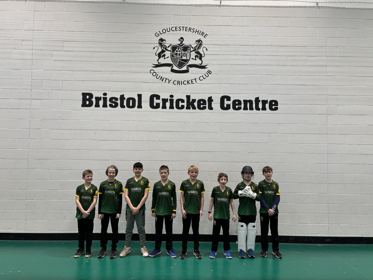 Cup Final of our #DFCA #BYCL Under 12s Indoor Cricket League @Gloscricket Enjoying all the exciting match action! Game 4: @GoldenHillCC vs @BishopstonCC #indoorcricket #development #enjoyment #runs #wickets #catches