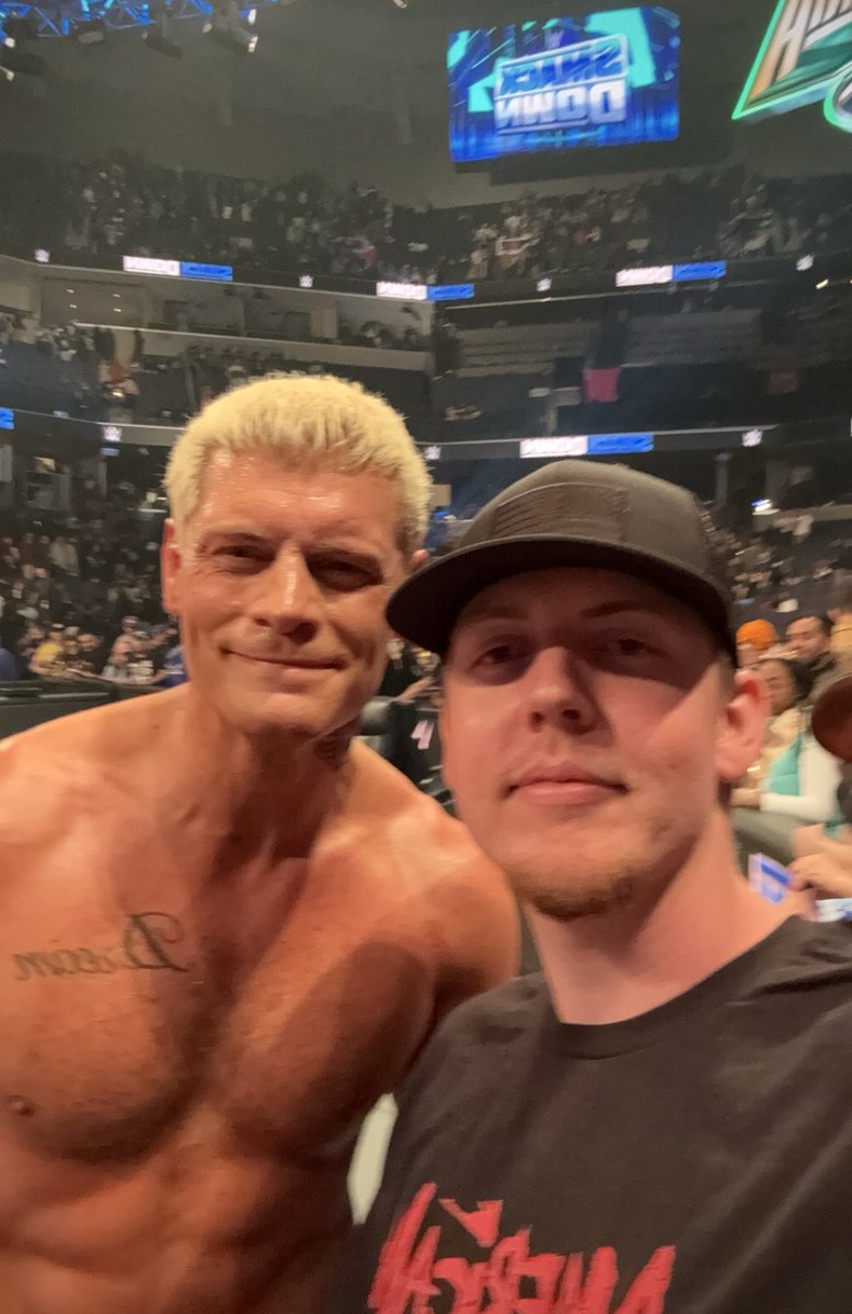 rileyclaytxn's tweet photo. Adrenaline. In my soul.
I finally met @CodyRhodes

#FinishTheStory #Undeniable https://t.co/cDB8WFpwFW