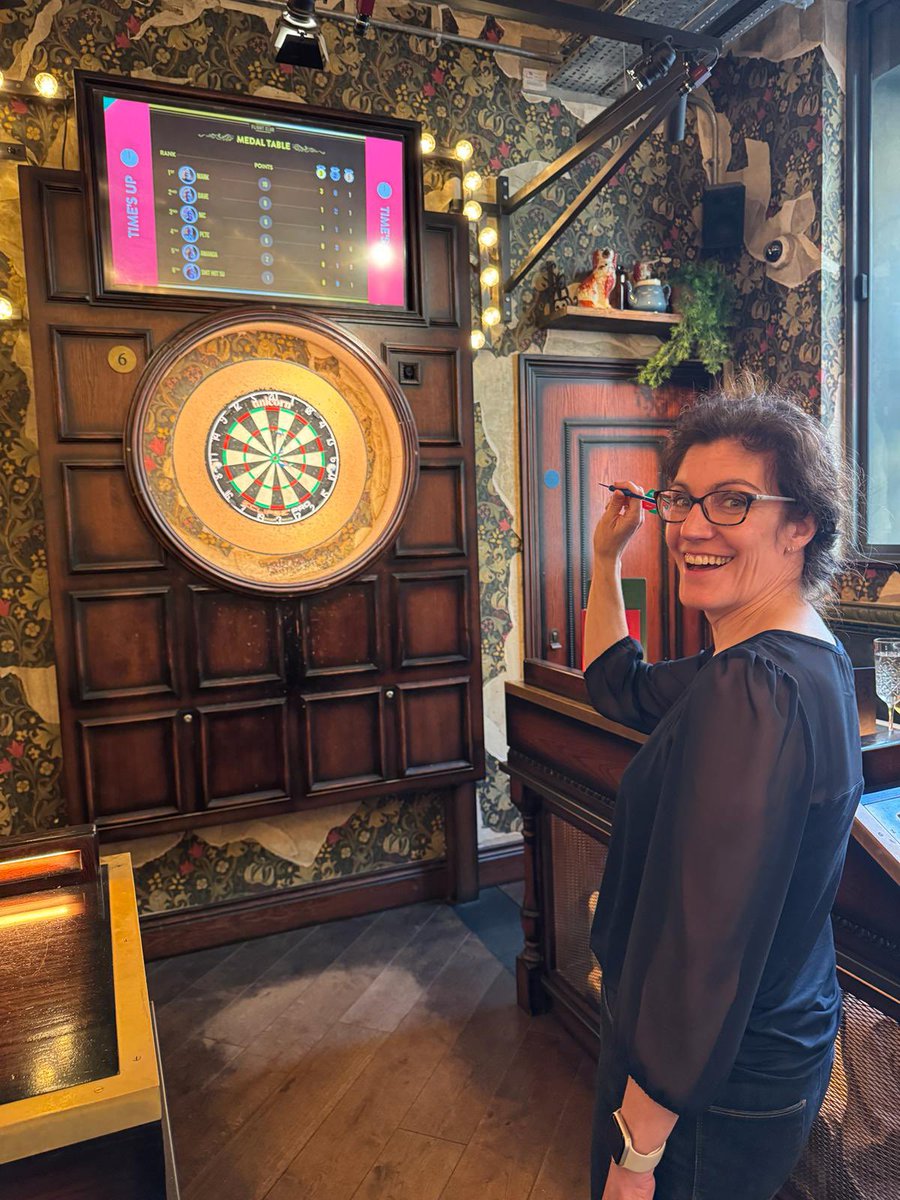Well that was a fun one! Challenge #39 completed yesterday - play darts! Not an undiscovered talent I’m afraid - I came last 🤦🏻‍♀️🙊 #50before50 #50lapsroundthesunchallenge justgiving.com/fundraising/sa…