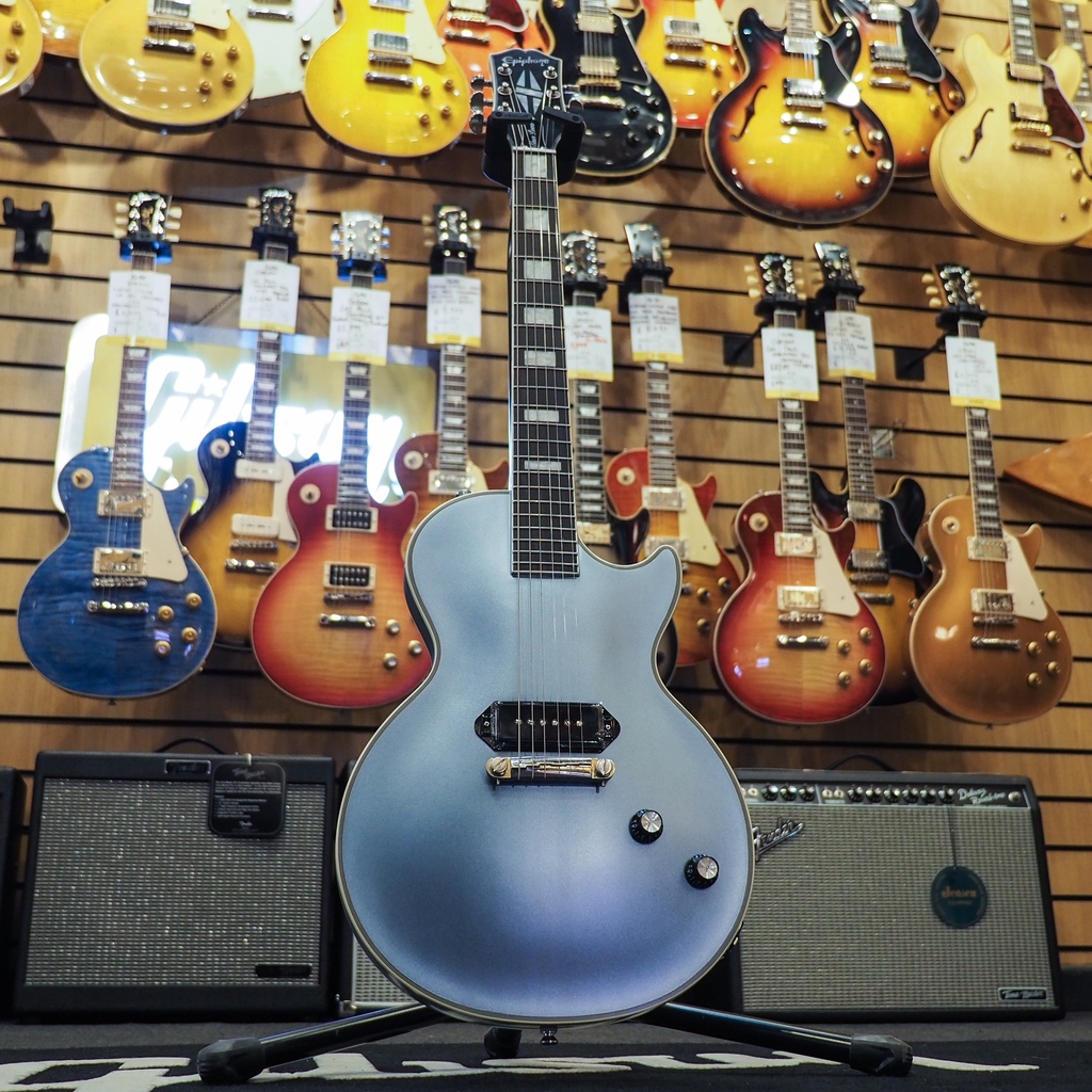 How stunning is this Aged Pelham Blue finish? 🤩 Here we have the Epiphone Jared James Nichols Blues Power Les Paul Custom Shop online: bit.ly/498OJE7