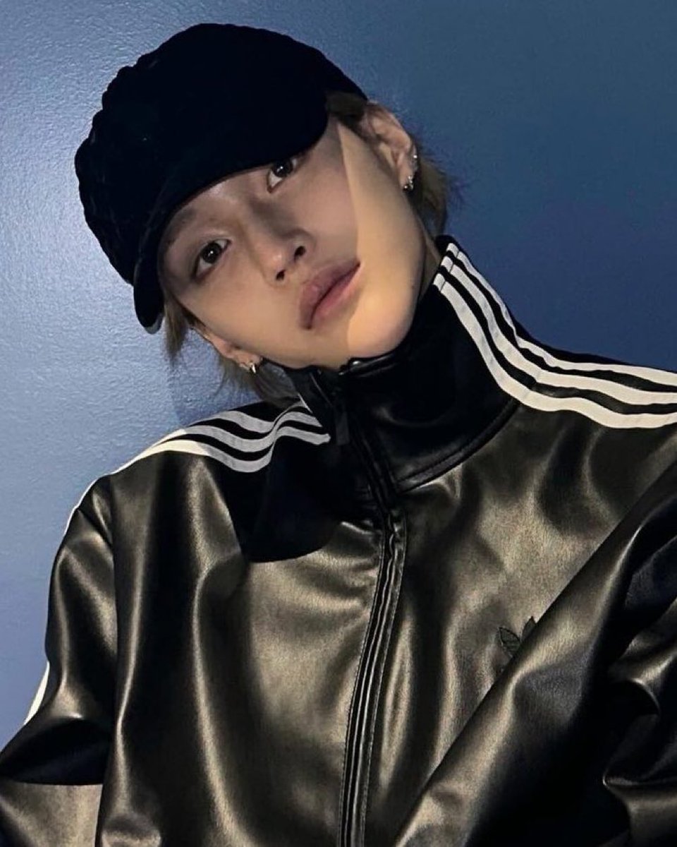 와 어케 이렇게 생겼지 진짜 ㅈㄴ 절생겨서 말이 안나엄