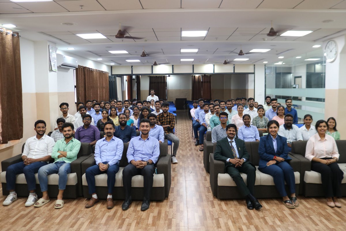 IIPMB had the privilege of hosting a #guestlecture, featuring Sri D. M. Buddhas, Chief General Manager, BSNL.

The session focused on 'Performance Appraisal & Compensation Management' - a valuable opportunity for the attendees.

#IIPMB1993 #iipmb #iipmbians