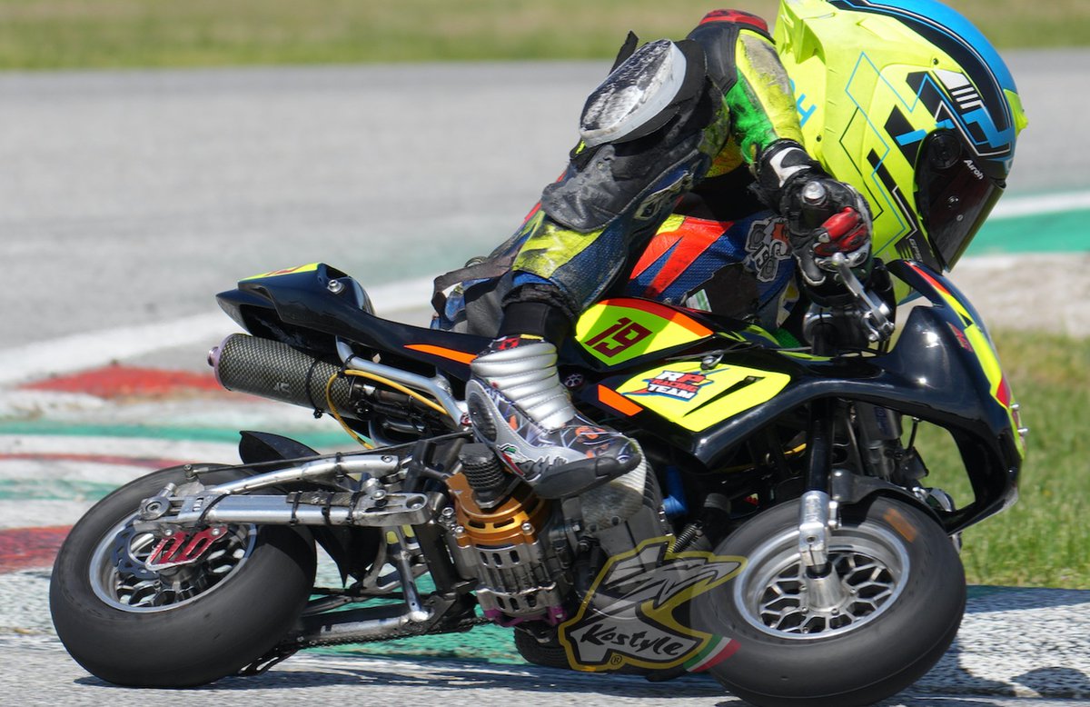 gife59's tweet photo. Piloti @kostyle al Trofeo Minimoto Marco Simoncelli disputato all' @happyvalleykart di Cervia. #MicroGP #minimoto #kostyle https://t.co/dwh1PoyT7C