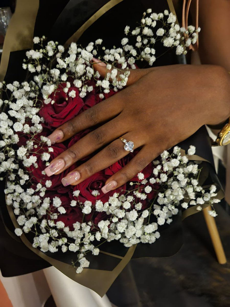 Another YES. Who’s next ? 💍✨

🌍 Nous expédions partout dans le monde via DHL. 

📍 𝐃𝐎𝐔𝐀𝐋𝐀
B’ssadi Galleries 
☎️ (+237) 6 80 85 79 95