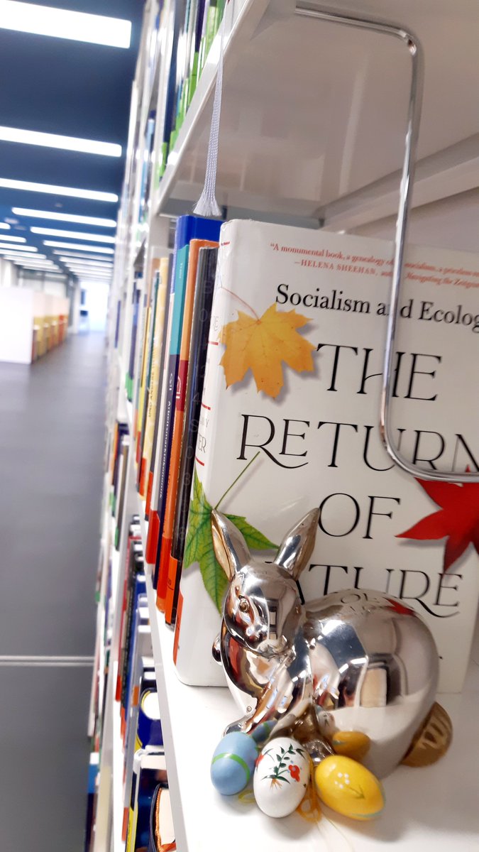 Wir wünschen euch ein frohes #Osterfest und erholsame Feiertage 🐰🌷☀️. Bitte denkt daran, dass alle Bibliotheken der #FU_Berlin heute und Montag geschlossen sind. Ab Dienstag, 02.04.2024 stehen wir mit allem unseren Services wieder für euch zur Verfügung 🫡📚.