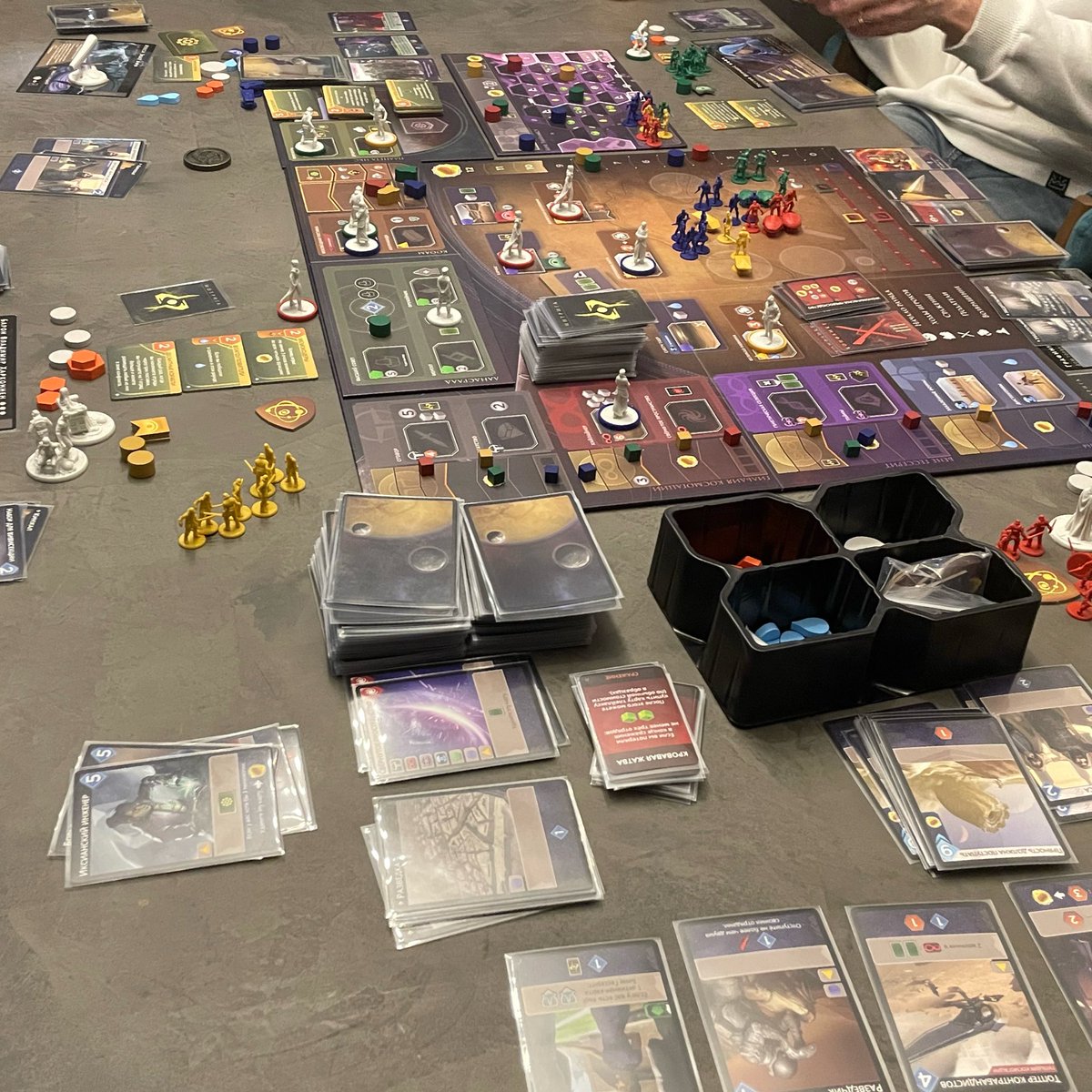 acheache's tweet image. Чё делаете? Играете?! Вы чё дети малые??? :) Дя! #Эклипс #ДюнаИмпериум #Обет #ПокорениеМарса