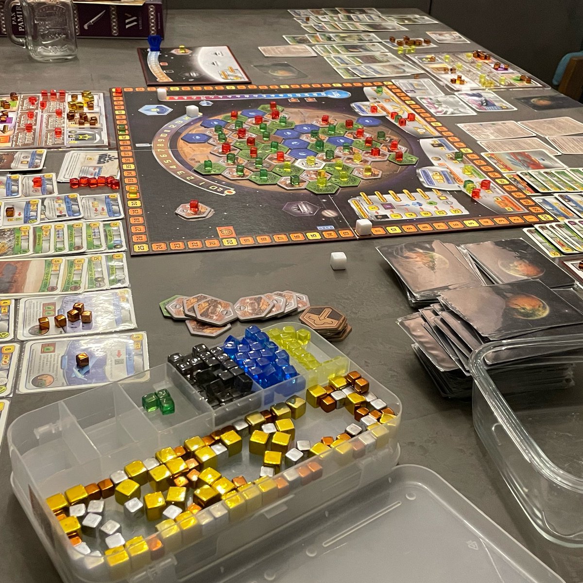 acheache's tweet image. Чё делаете? Играете?! Вы чё дети малые??? :) Дя! #Эклипс #ДюнаИмпериум #Обет #ПокорениеМарса