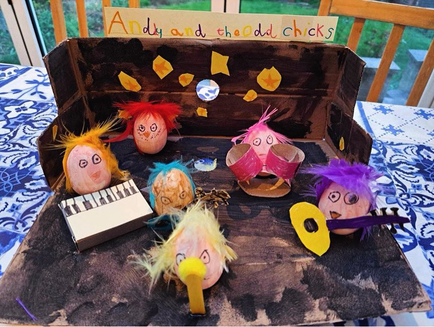 Happy Easter Everyone from Andy and the Odd Chicks!! 🐥🎶🐣🐰🤘 This egg-cellent scene is from one of our SUPER FANS, the very talented Albert!! 💛🧡🩷💜🩵 #oddsocks #happyeaster #easter #turnitupto11 #superfans