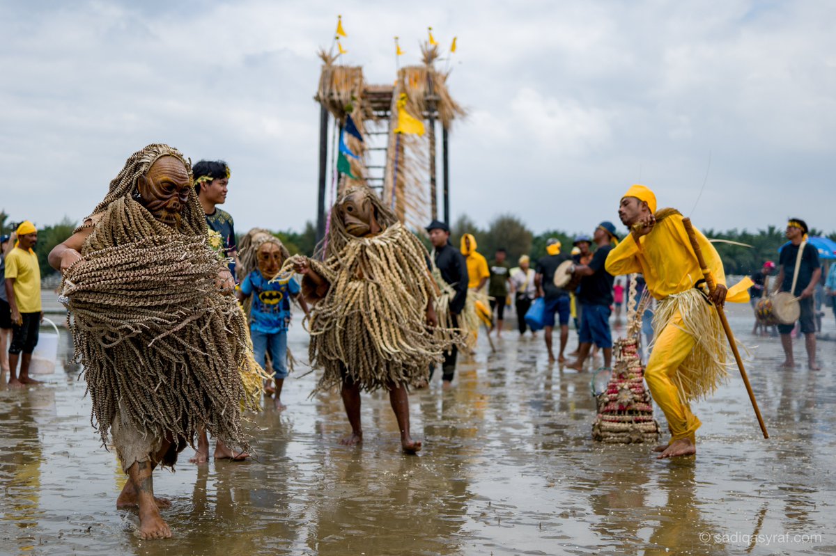 Puja Pantai is an annual tradition observed by the Mah Meri indigenous tribe residing in villages on Carey Island, Selangor. According to ancient tradition, the Tok Batin (leader) of the Mah Meri community would dream of being visited by their ancestors and entrusted with the…