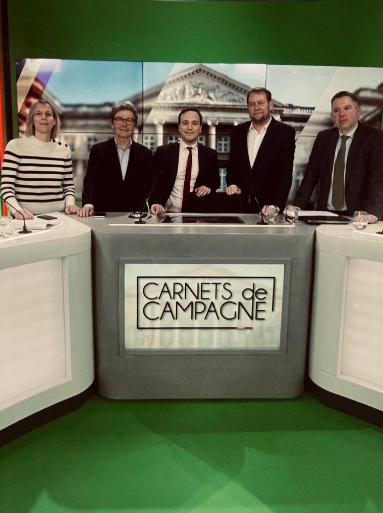 3ème épisode de « Carnets de Campagne » diffusé ce week-end sur @LesNews24 (1ère diff le vendredi à 19h). Voici le programme : • Le gouvernement FWB bientôt en affaires courantes ? • La droite est-elle la seule à jouer la carte de la sécurité ? • Bien être animal à BX