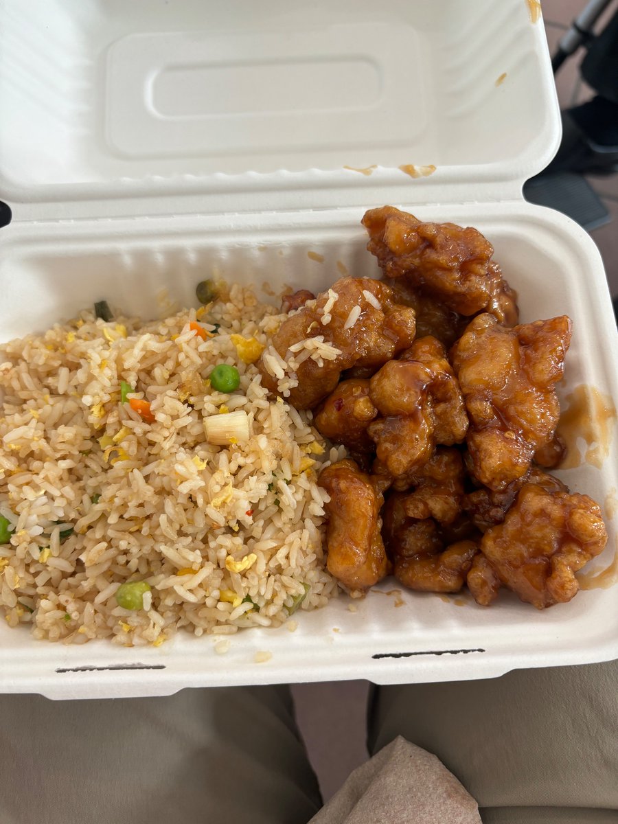recovdom's tweet photo. panda express 😜 https://t.co/620NXN3DCi