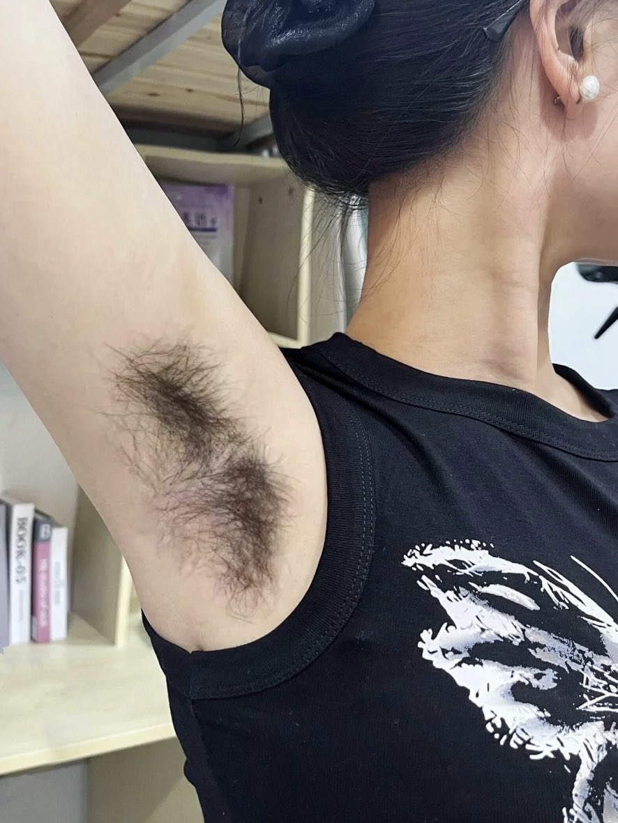 ワキ毛　熟女 