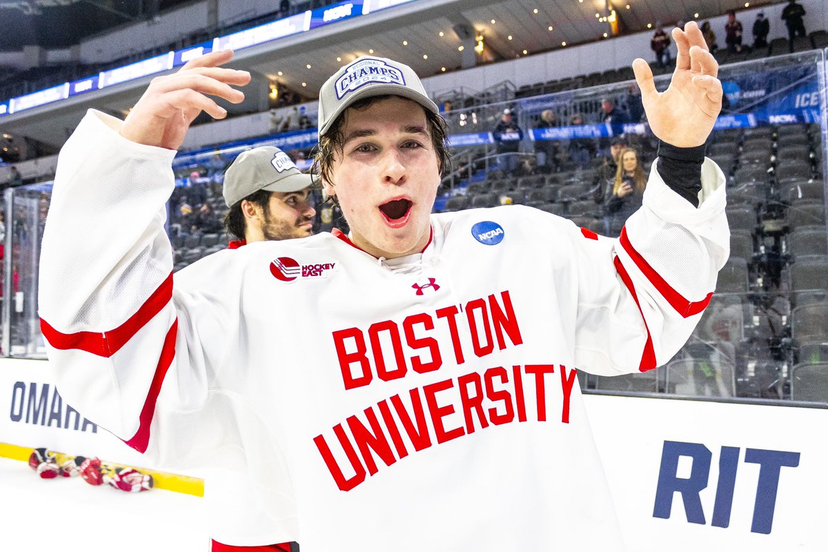 andrewrittphoto's tweet photo. @TerrierHockey was FIRED UP after clinching a spot in St. Paul in the @NCAAIceHockey Frozen Four‼️‼️

📸 for @TeamECH 

#ncaahockey #ncaaphotos #ncaa #hockey #cawlidgehawkey #buterriers #buhockey #bu #boston #bostonuniversity #collegehockey #photos #photograghy https://t.co/JEDT829g7x