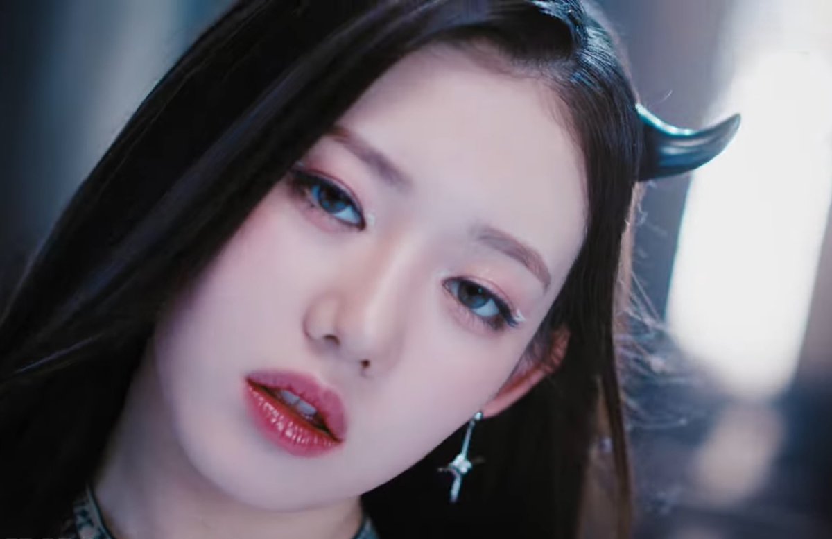 RORAGLOBAL's tweet image. Follow the fanbases dedicated to #RORA!

-FANBASE:
@SUPRORA_TH
@RORAPHILIPPINES
@RORAvn_
@LeeDainBrasil
@RORAINDONESIA
@ChinaRORABar
@RORAPROTECTION

-Fan account:
@rorapics
@rorahourly
@rorathinkr
@whatever_0814
@RORANGDAN
@roraarchive
@roracentric
@baemonmix
@roralizer