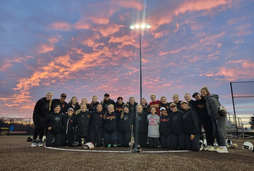 BrentMatthias's tweet photo. This Team! 💛🥎❤️
They are:
⚡️17-5 &amp; on a 12 game win streak!
⚡️#2 in the country in 2B's per game!
⚡️#5 in the country in HBP!
⚡️#6 in the country in Home Runs!
⚡️#8 in the country in Slugging %
⚡️Just swept an NCAA Regional Team on the Road!
⚡️Having Fun!
Work Hard! Play Hard! https://t.co/ccCyZcMnrw