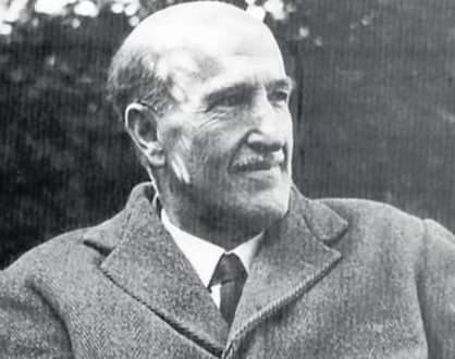 "La poesía tiene que ser humana. Si no es humana, no es poesía".
#VicenteAleixandre.