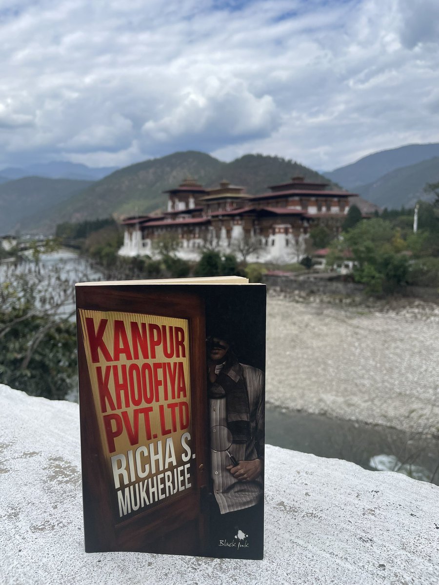 Some khoofiyagiri in Bhutan 😎 #books #travel #bhutan