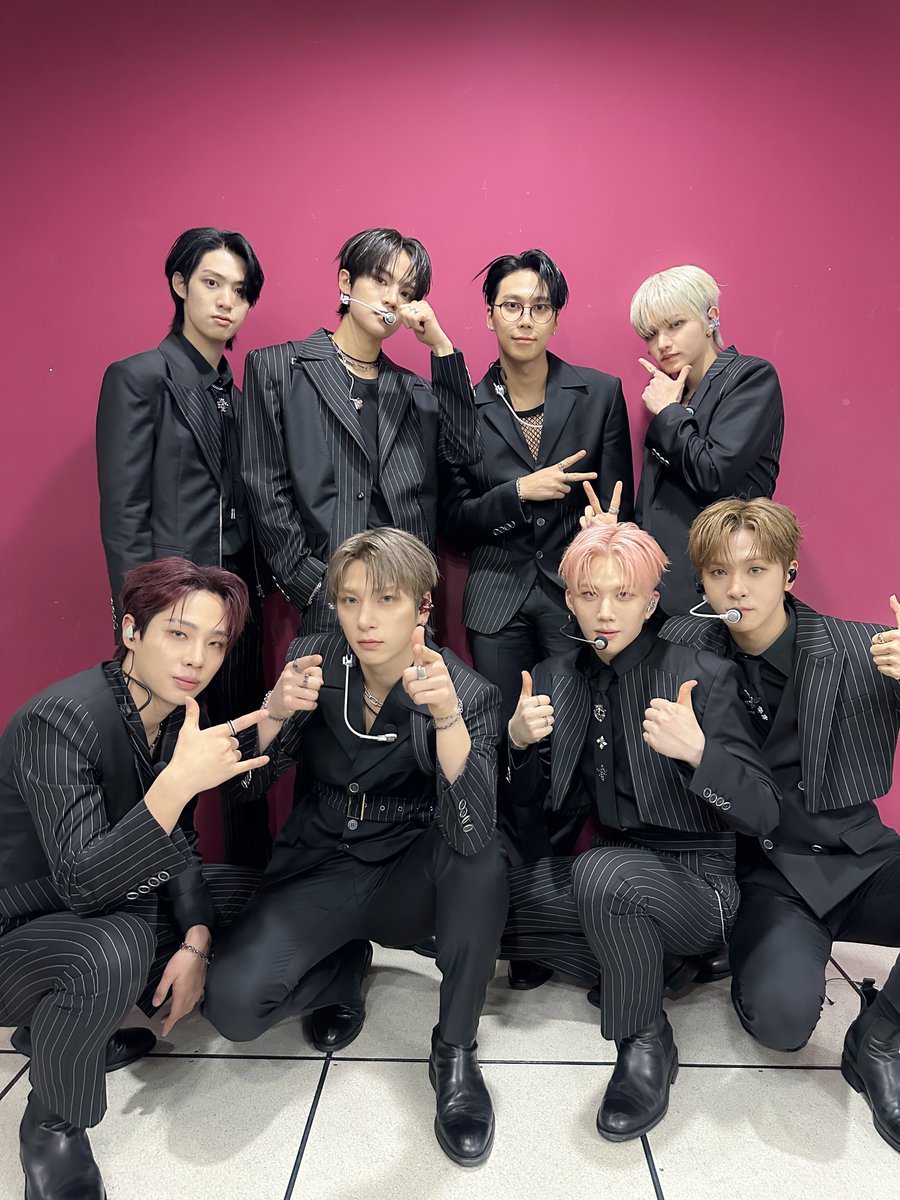 noo_nyang's tweet photo. 지금 해주시는 의상 선생님이
예전에도 해주셨고 배드 의상도 하셨던 분인데 
>한결이가 회사에 추천했다고<
해서 의자 박차고 기립박수👏👏👏
칠뻔함🥺(북북해줫습니다,,) https://t.co/uiIfnOWavL