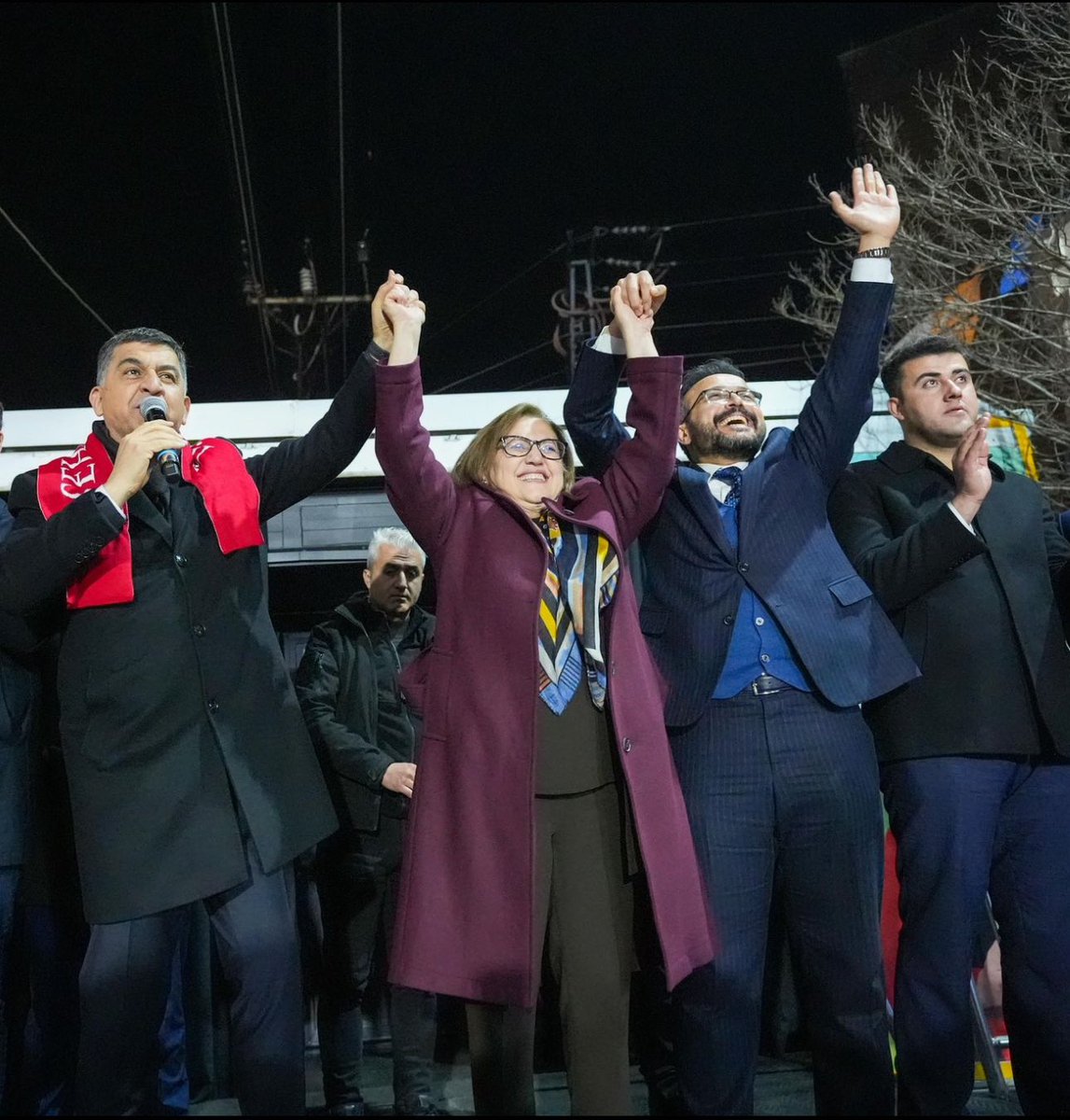Mehmet YILMAZ (@mehmetyilmazmy_) on Twitter photo Şehitkamil İlçemizde 1630 sandıkta oy verme işlemi başlamıştır.
Tüm sandıklarda sandık kurulu üyelerimiz ve müşahitlerimiz eksiksiz bir şekilde görevinin başında olup zafere hazırız ve kararlıyız!
#HazırızKararlıyız
<a href="/abdulhamitgul/">Abdulhamit Gül</a>
<a href="/FatmaSahin/">Fatma Şahin</a>
<a href="/rfadiloglu/">Rıdvan Fadıloğlu 🇹🇷</a>
@serbetcimurat Şehitkamil İlçemizde 1630 sandıkta oy verme işlemi başlamıştır.
Tüm sandıklarda sandık kurulu üyelerimiz ve müşahitlerimiz eksiksiz bir şekilde görevinin başında olup zafere hazırız ve kararlıyız!
#HazırızKararlıyız
<a href="/abdulhamitgul/">Abdulhamit Gül</a>
<a href="/FatmaSahin/">Fatma Şahin</a>
<a href="/rfadiloglu/">Rıdvan Fadıloğlu 🇹🇷</a>
@serbetcimurat