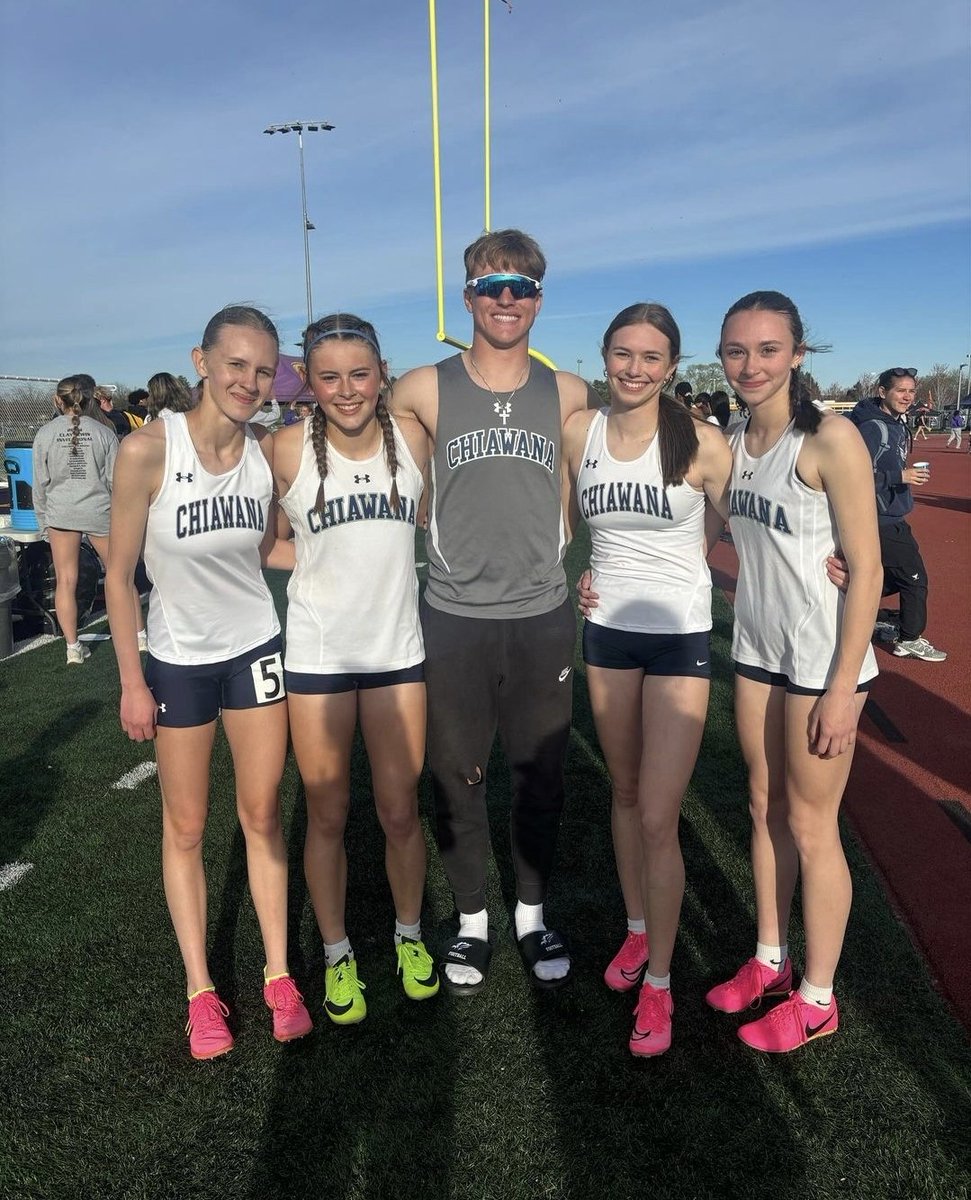 Clay Lewis Invite record breakers in the Women’s 4x400 (Emma Gis, Sawyer Chubb, Presley Smith, Macey Smith), school record breakers Emma Gis (1600), <a href="/MaliaRuud/">Malia Ruud</a> (SP) and Men’s 100 &amp; 400!! <a href="/tristanbreier/">Tristan Breier</a> Plus an athlete of the meet!! Congrats Hawks! Well deserved 👏🏼 💙